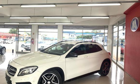 Acheter Occasion Voiture Mercedes‒Benz CLA-klasse AMG Blanc à Ezulwini, Hhohho Acheter Occasion Voiture Mercedes‒Benz CLA-klasse AMG Blanc à Ezulwini, Hhohho