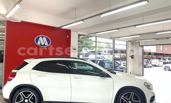 Acheter Occasion Voiture Mercedes‒Benz CLA-klasse AMG Blanc à Ezulwini, Hhohho Acheter Occasion Voiture Mercedes‒Benz CLA-klasse AMG Blanc à Ezulwini, Hhohho