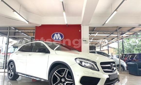 Acheter Occasion Voiture Mercedes‒Benz CLA-klasse AMG Blanc à Ezulwini, Hhohho Acheter Occasion Voiture Mercedes‒Benz CLA-klasse AMG Blanc à Ezulwini, Hhohho