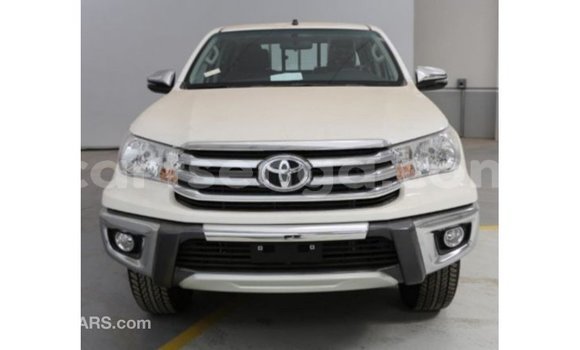 Nunua Imported Toyota Hilux White Gari ndani ya Import - Dubai nchini Hhohho Nunua Imported Toyota Hilux White Gari ndani ya Import - Dubai nchini Hhohho