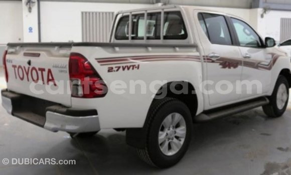 Nunua Imported Toyota Hilux White Gari ndani ya Import - Dubai nchini Hhohho Nunua Imported Toyota Hilux White Gari ndani ya Import - Dubai nchini Hhohho