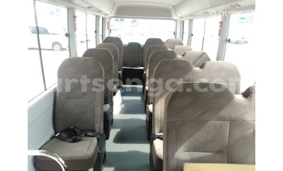 Acheter Import Voiture Toyota Coaster Blanc à Import - Dubai, Hhohho Acheter Import Voiture Toyota Coaster Blanc à Import - Dubai, Hhohho
