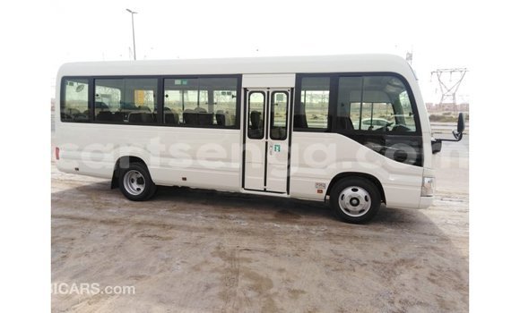 Acheter Import Voiture Toyota Coaster Blanc à Import - Dubai, Hhohho Acheter Import Voiture Toyota Coaster Blanc à Import - Dubai, Hhohho