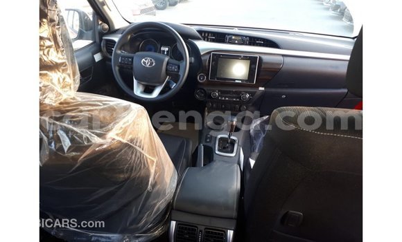 Acheter Import Voiture Toyota Hilux Rouge à Import - Dubai, Hhohho Acheter Import Voiture Toyota Hilux Rouge à Import - Dubai, Hhohho