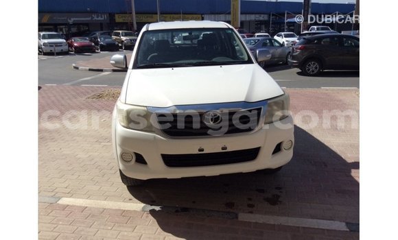Nunua Imported Toyota Hilux White Gari ndani ya Import - Dubai nchini Hhohho Nunua Imported Toyota Hilux White Gari ndani ya Import - Dubai nchini Hhohho