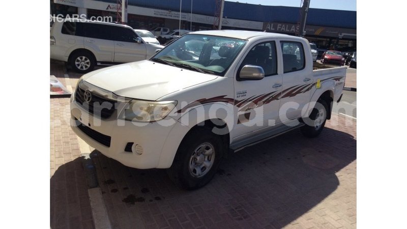Big with watermark toyota hilux hhohho import dubai 14940