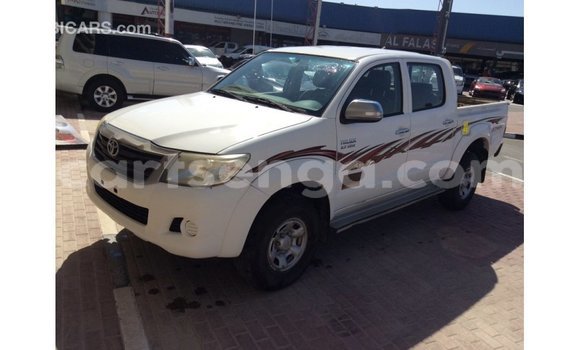 Nunua Imported Toyota Hilux White Gari ndani ya Import - Dubai nchini Hhohho Nunua Imported Toyota Hilux White Gari ndani ya Import - Dubai nchini Hhohho