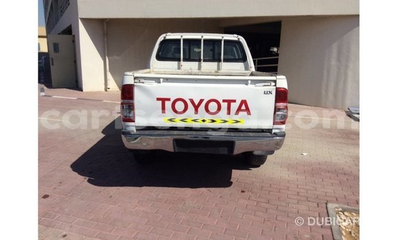 Nunua Imported Toyota Hilux White Gari ndani ya Import - Dubai nchini Hhohho Nunua Imported Toyota Hilux White Gari ndani ya Import - Dubai nchini Hhohho