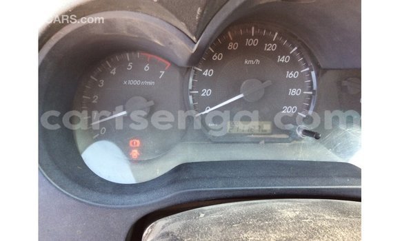 Nunua Imported Toyota Hilux White Gari ndani ya Import - Dubai nchini Hhohho Nunua Imported Toyota Hilux White Gari ndani ya Import - Dubai nchini Hhohho