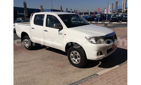 Nunua Imported Toyota Hilux White Gari ndani ya Import - Dubai nchini Hhohho Nunua Imported Toyota Hilux White Gari ndani ya Import - Dubai nchini Hhohho