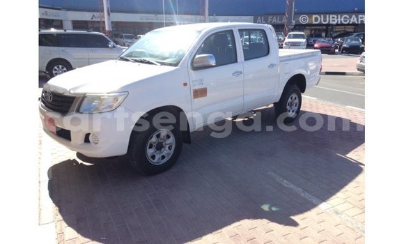 Nunua Imported Toyota Hilux White Gari ndani ya Import - Dubai nchini Hhohho Nunua Imported Toyota Hilux White Gari ndani ya Import - Dubai nchini Hhohho