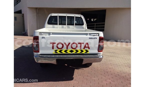 Nunua Imported Toyota Hilux White Gari ndani ya Import - Dubai nchini Hhohho Nunua Imported Toyota Hilux White Gari ndani ya Import - Dubai nchini Hhohho