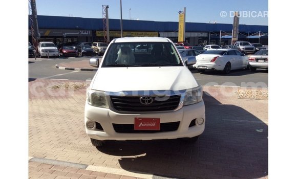 Nunua Imported Toyota Hilux White Gari ndani ya Import - Dubai nchini Hhohho Nunua Imported Toyota Hilux White Gari ndani ya Import - Dubai nchini Hhohho