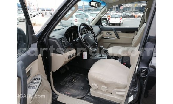 Nunua Imported Mitsubishi Pajero Black Gari ndani ya Import - Dubai nchini Hhohho Nunua Imported Mitsubishi Pajero Black Gari ndani ya Import - Dubai nchini Hhohho