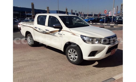 Nunua Imported Toyota Hilux White Gari ndani ya Import - Dubai nchini Hhohho Nunua Imported Toyota Hilux White Gari ndani ya Import - Dubai nchini Hhohho