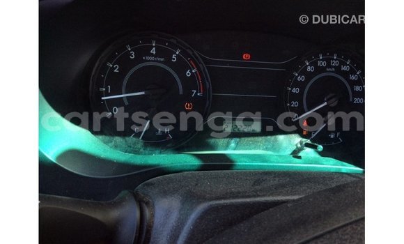 Nunua Imported Toyota Hilux White Gari ndani ya Import - Dubai nchini Hhohho Nunua Imported Toyota Hilux White Gari ndani ya Import - Dubai nchini Hhohho