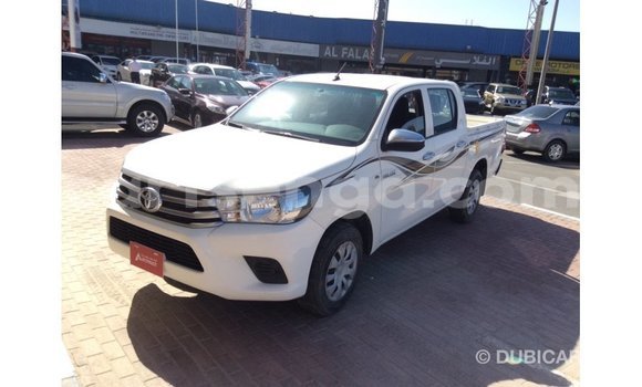 Nunua Imported Toyota Hilux White Gari ndani ya Import - Dubai nchini Hhohho Nunua Imported Toyota Hilux White Gari ndani ya Import - Dubai nchini Hhohho