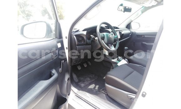 Buy Import Toyota Hilux White Car in Import - Dubai in Hhohho Buy Import Toyota Hilux White Car in Import - Dubai in Hhohho
