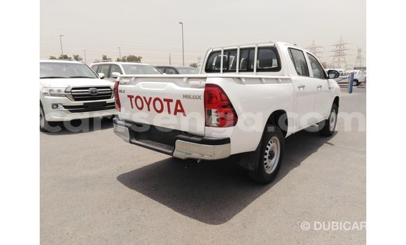 Buy Import Toyota Hilux White Car in Import - Dubai in Hhohho Buy Import Toyota Hilux White Car in Import - Dubai in Hhohho