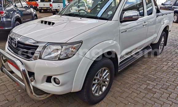 Nunua Ilio tumika Toyota Hilux White Gari ndani ya Ezulwini nchini Hhohho Nunua Ilio tumika Toyota Hilux White Gari ndani ya Ezulwini nchini Hhohho