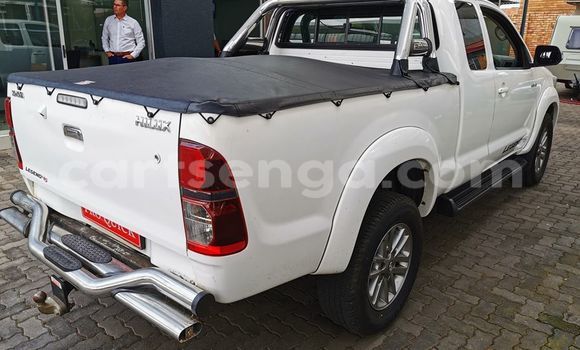 Nunua Ilio tumika Toyota Hilux White Gari ndani ya Ezulwini nchini Hhohho Nunua Ilio tumika Toyota Hilux White Gari ndani ya Ezulwini nchini Hhohho