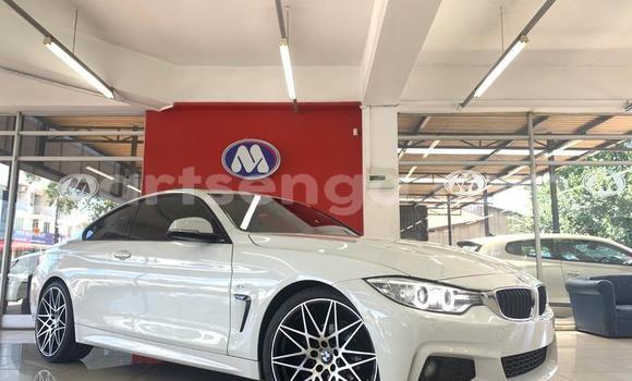 Acheter Occasion Voiture BMW M4 Blanc à Ezulwini, Hhohho Acheter Occasion Voiture BMW M4 Blanc à Ezulwini, Hhohho