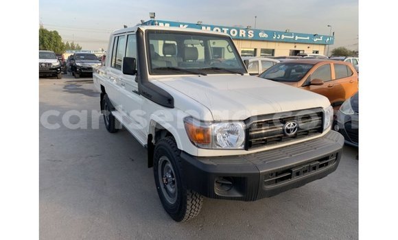 Buy Import Toyota Land Cruiser White Car in Import - Dubai in Hhohho Buy Import Toyota Land Cruiser White Car in Import - Dubai in Hhohho