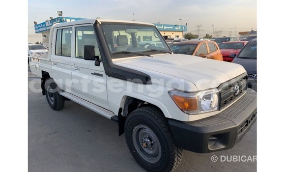 Buy Import Toyota Land Cruiser White Car in Import - Dubai in Hhohho Buy Import Toyota Land Cruiser White Car in Import - Dubai in Hhohho