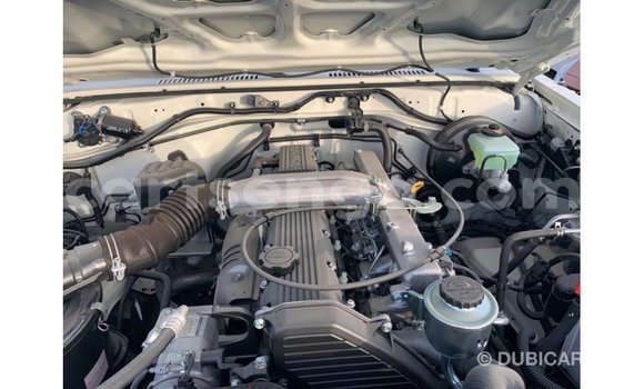 Buy Import Toyota Land Cruiser White Car in Import - Dubai in Hhohho Buy Import Toyota Land Cruiser White Car in Import - Dubai in Hhohho