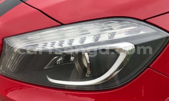 Nunua Ilio tumika Mercedes‒Benz A–Class Red Gari ndani ya Bulembu nchini Hhohho Nunua Ilio tumika Mercedes‒Benz A–Class Red Gari ndani ya Bulembu nchini Hhohho