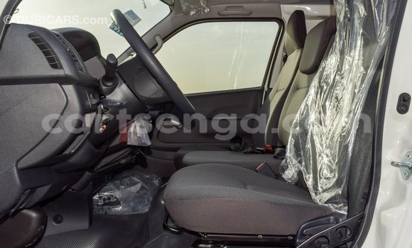 Acheter Import Voiture Toyota Hiace Blanc à Import - Dubai, Hhohho Acheter Import Voiture Toyota Hiace Blanc à Import - Dubai, Hhohho