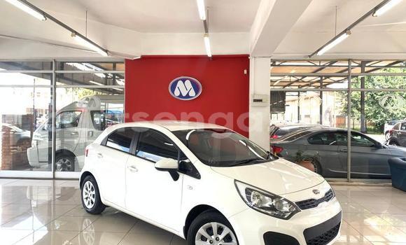 Nunua Ilio tumika Kia Rio White Gari ndani ya Ezulwini nchini Hhohho Nunua Ilio tumika Kia Rio White Gari ndani ya Ezulwini nchini Hhohho