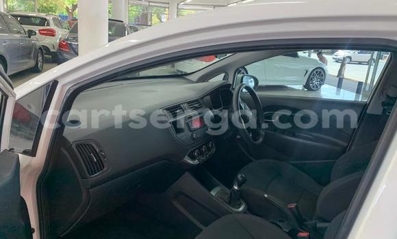 Nunua Ilio tumika Kia Rio White Gari ndani ya Ezulwini nchini Hhohho Nunua Ilio tumika Kia Rio White Gari ndani ya Ezulwini nchini Hhohho