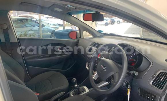 Nunua Ilio tumika Kia Rio White Gari ndani ya Ezulwini nchini Hhohho Nunua Ilio tumika Kia Rio White Gari ndani ya Ezulwini nchini Hhohho