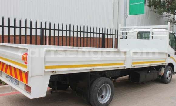 Buy Used Toyota Dyna White Truck in Mbabane in Manzini Buy Used Toyota Dyna White Truck in Mbabane in Manzini