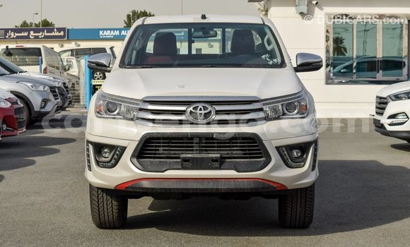 Buy Import Toyota Hilux White Car in Import - Dubai in Hhohho Buy Import Toyota Hilux White Car in Import - Dubai in Hhohho