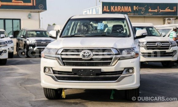 Buy Import Toyota Land Cruiser White Car in Import - Dubai in Hhohho Buy Import Toyota Land Cruiser White Car in Import - Dubai in Hhohho