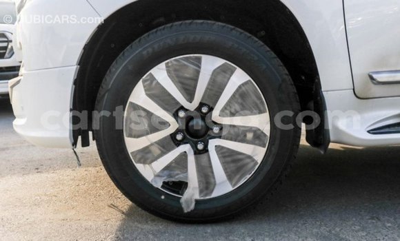 Buy Import Toyota Land Cruiser White Car in Import - Dubai in Hhohho Buy Import Toyota Land Cruiser White Car in Import - Dubai in Hhohho