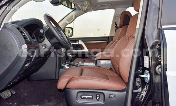 Nunua Imported Toyota Land Cruiser Black Gari ndani ya Import - Dubai nchini Hhohho Nunua Imported Toyota Land Cruiser Black Gari ndani ya Import - Dubai nchini Hhohho