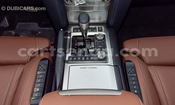 Nunua Imported Toyota Land Cruiser Black Gari ndani ya Import - Dubai nchini Hhohho Nunua Imported Toyota Land Cruiser Black Gari ndani ya Import - Dubai nchini Hhohho