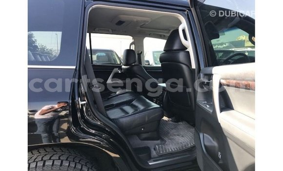 Nunua Imported Toyota Land Cruiser Black Gari ndani ya Import - Dubai nchini Hhohho Nunua Imported Toyota Land Cruiser Black Gari ndani ya Import - Dubai nchini Hhohho