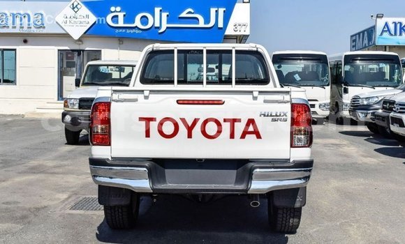 Buy Import Toyota Hilux White Car in Import - Dubai in Hhohho Buy Import Toyota Hilux White Car in Import - Dubai in Hhohho