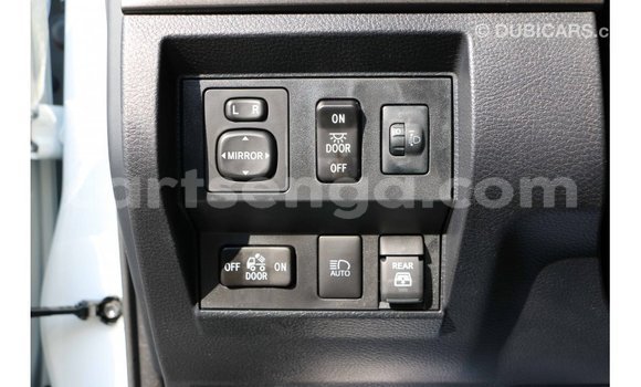 Buy Import Toyota Tundra White Car in Import - Dubai in Hhohho Buy Import Toyota Tundra White Car in Import - Dubai in Hhohho