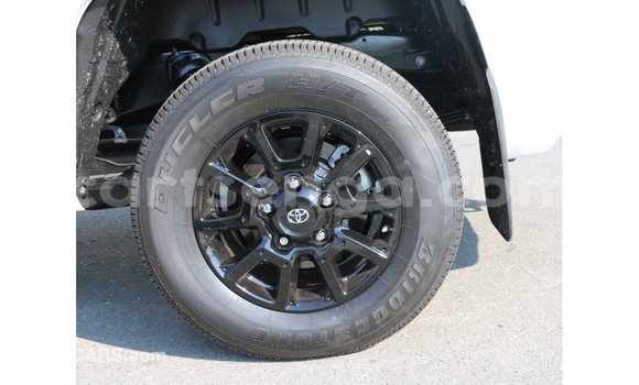 Buy Import Toyota Tundra White Car in Import - Dubai in Hhohho Buy Import Toyota Tundra White Car in Import - Dubai in Hhohho