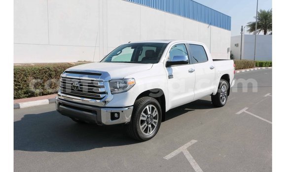 Acheter Import Voiture Toyota Tundra Blanc à Import - Dubai, Hhohho Acheter Import Voiture Toyota Tundra Blanc à Import - Dubai, Hhohho
