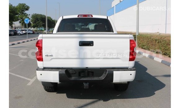 Acheter Import Voiture Toyota Tundra Blanc à Import - Dubai, Hhohho Acheter Import Voiture Toyota Tundra Blanc à Import - Dubai, Hhohho