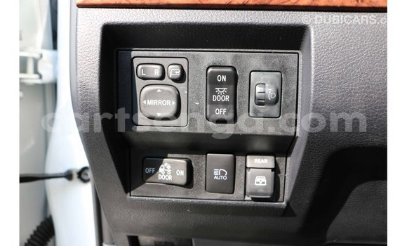 Acheter Import Voiture Toyota Tundra Blanc à Import - Dubai, Hhohho Acheter Import Voiture Toyota Tundra Blanc à Import - Dubai, Hhohho