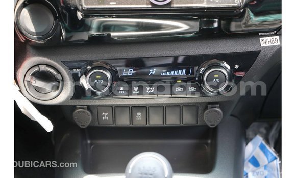 Acheter Import Voiture Toyota Hilux Blanc à Import - Dubai, Hhohho Acheter Import Voiture Toyota Hilux Blanc à Import - Dubai, Hhohho