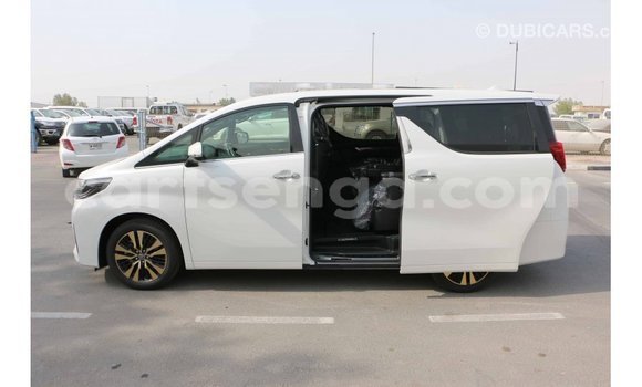 Acheter Import Voiture Toyota Alphard Blanc à Import - Dubai, Hhohho Acheter Import Voiture Toyota Alphard Blanc à Import - Dubai, Hhohho