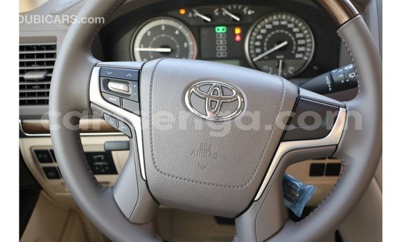 Acheter Import Voiture Toyota Land Cruiser Blanc à Import - Dubai, Hhohho Acheter Import Voiture Toyota Land Cruiser Blanc à Import - Dubai, Hhohho